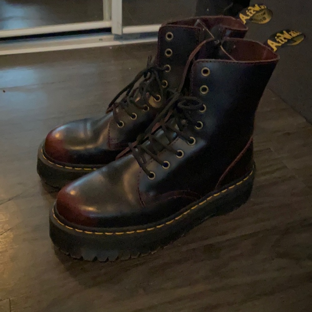 Doc Marten Jadon Platform cherry red size 9